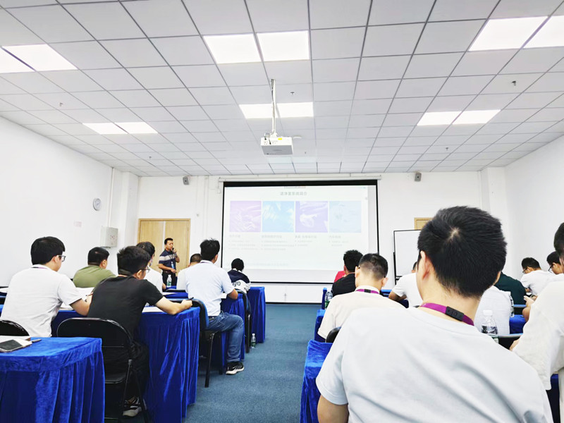 億天凈化深入客戶(hù)現(xiàn)場(chǎng)開(kāi)展專(zhuān)題培訓(xùn)