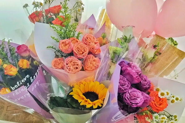 女神節(jié)丨祝你向陽而生，光芒萬丈！